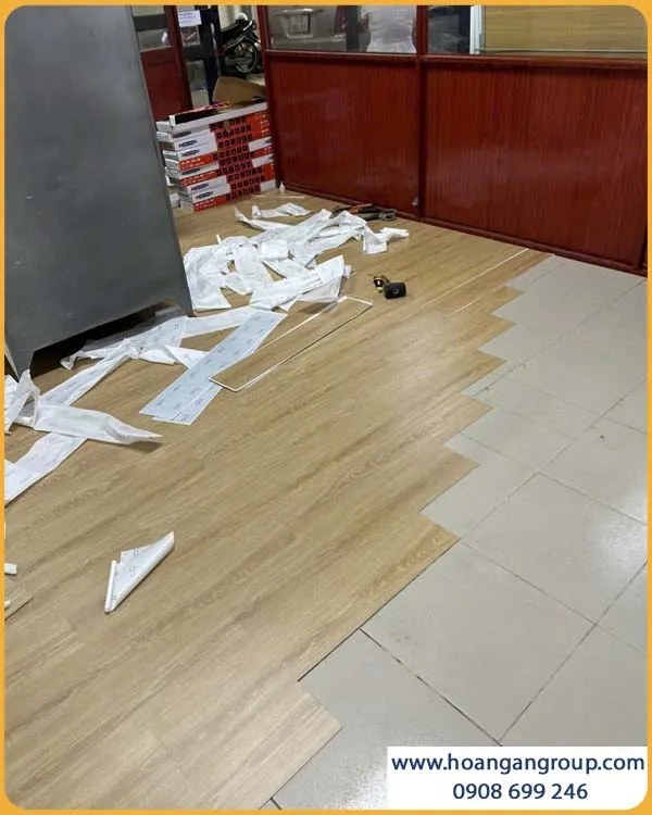 Văn Phòng Sáng Sủa Hơn Với Sàn Nhựa THFloor TH005