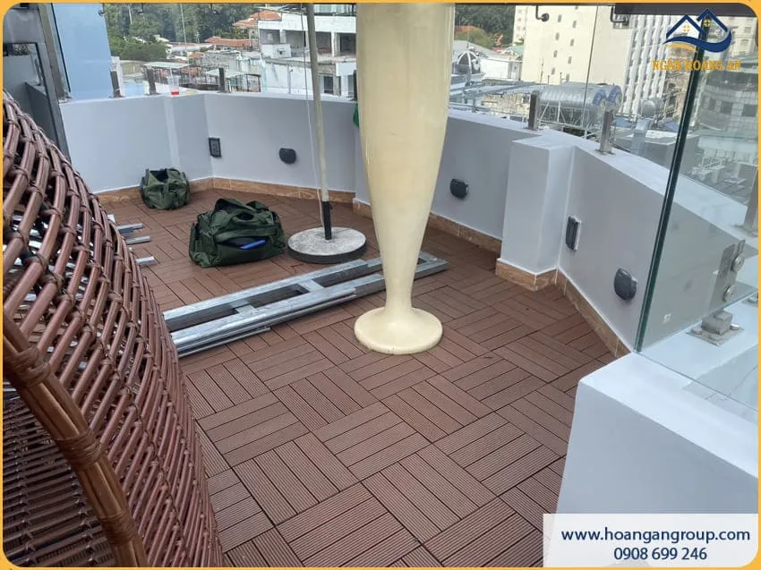 Vỉ Gỗ Nhựa Kosmos Màu Copper Brown Lát Ban Công Vỉ Gỗ Nhựa Kosmos Màu Copper Brown Lát Ban Công