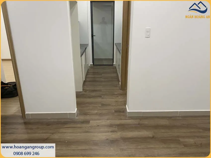 Thi Công Sàn Nhựa Hèm Khóa Giả Gỗ Cho Căn Hộ Trọn Gói